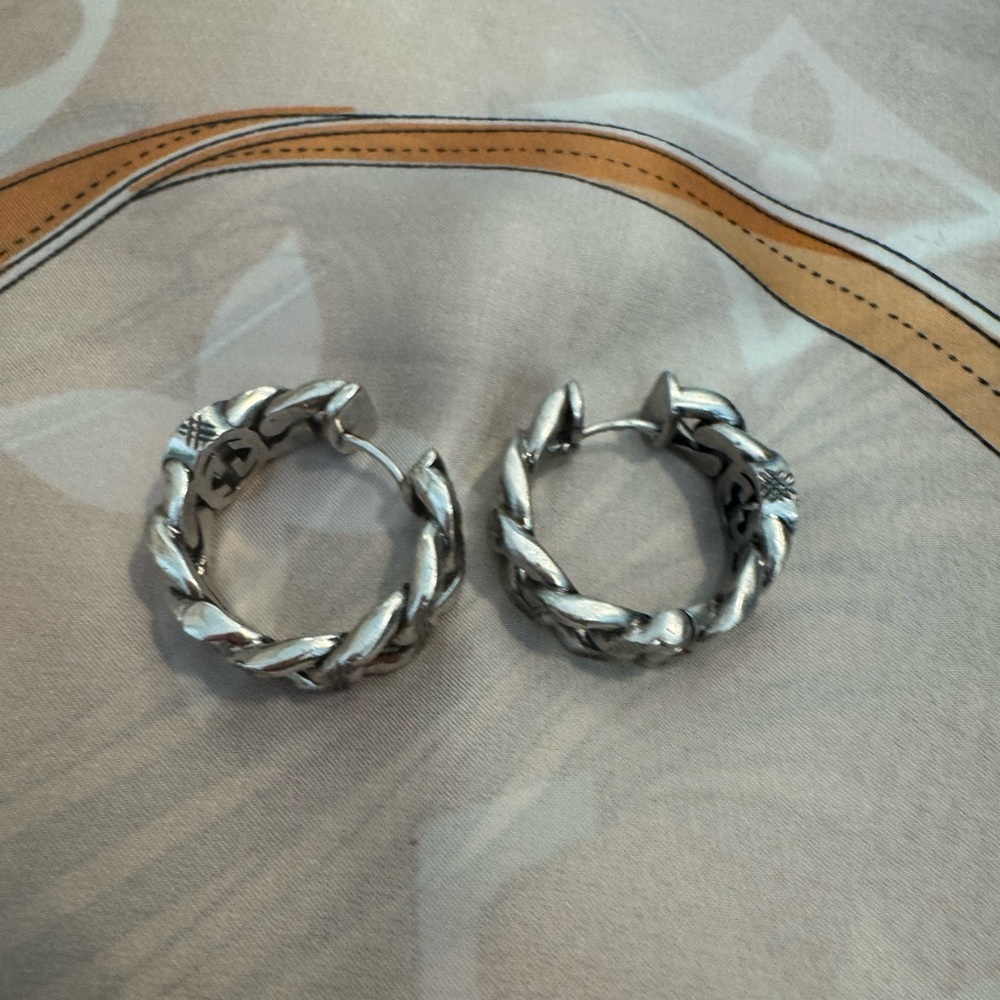 Gucci Marmont Interlock Aged Silver Earrings - Picture 5 of 5